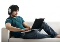 Mann am Laptop