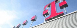 Telekom-Logo-Dach-schraeger-Blickwinkel